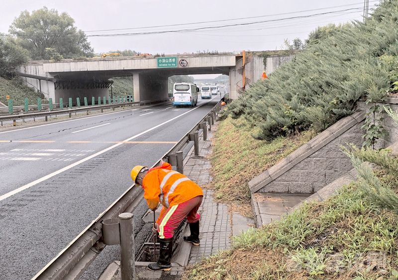 首发养护公司多措并举保障高速公路畅行